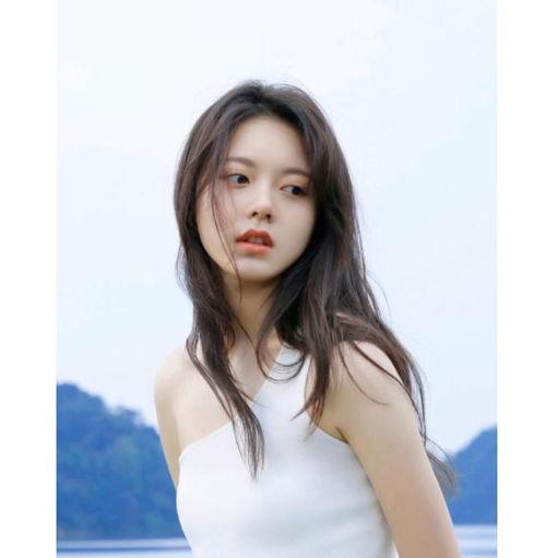 娱乐吃瓜酱赵今麦,从“娱乐吃瓜酱”到璀璨新星，她的成长之路